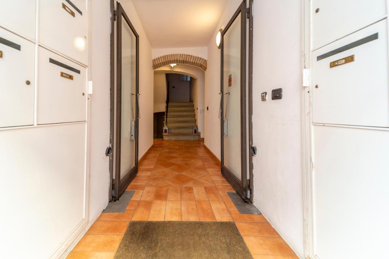 Parrot House - Casa In Centro A Parma Appartement Buitenkant foto